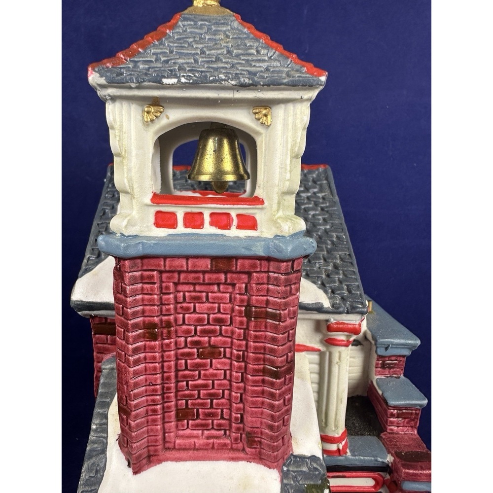 Lemax Christmas Village Ashton Engine Company No. 1 Winter Glen Fire 2001 - Picture 11 of 15